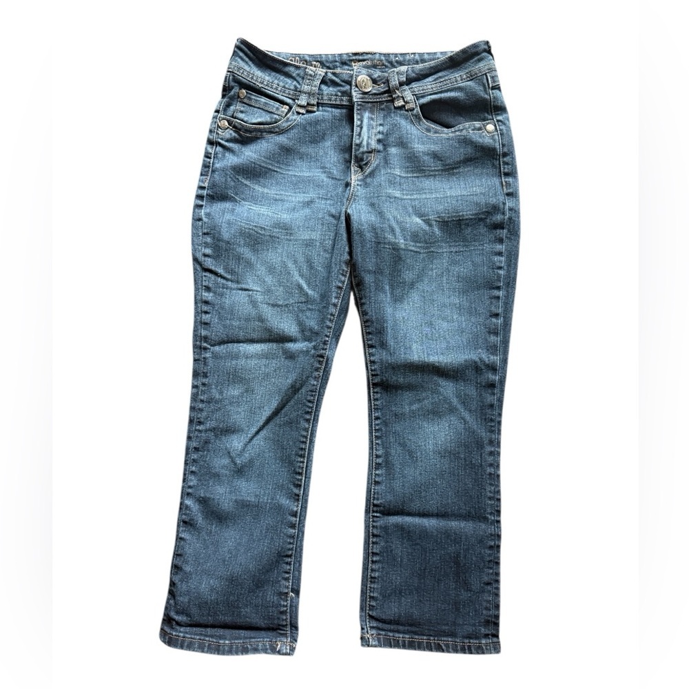 Revolution slightly flared stretch denim capri, zip/button front size 25